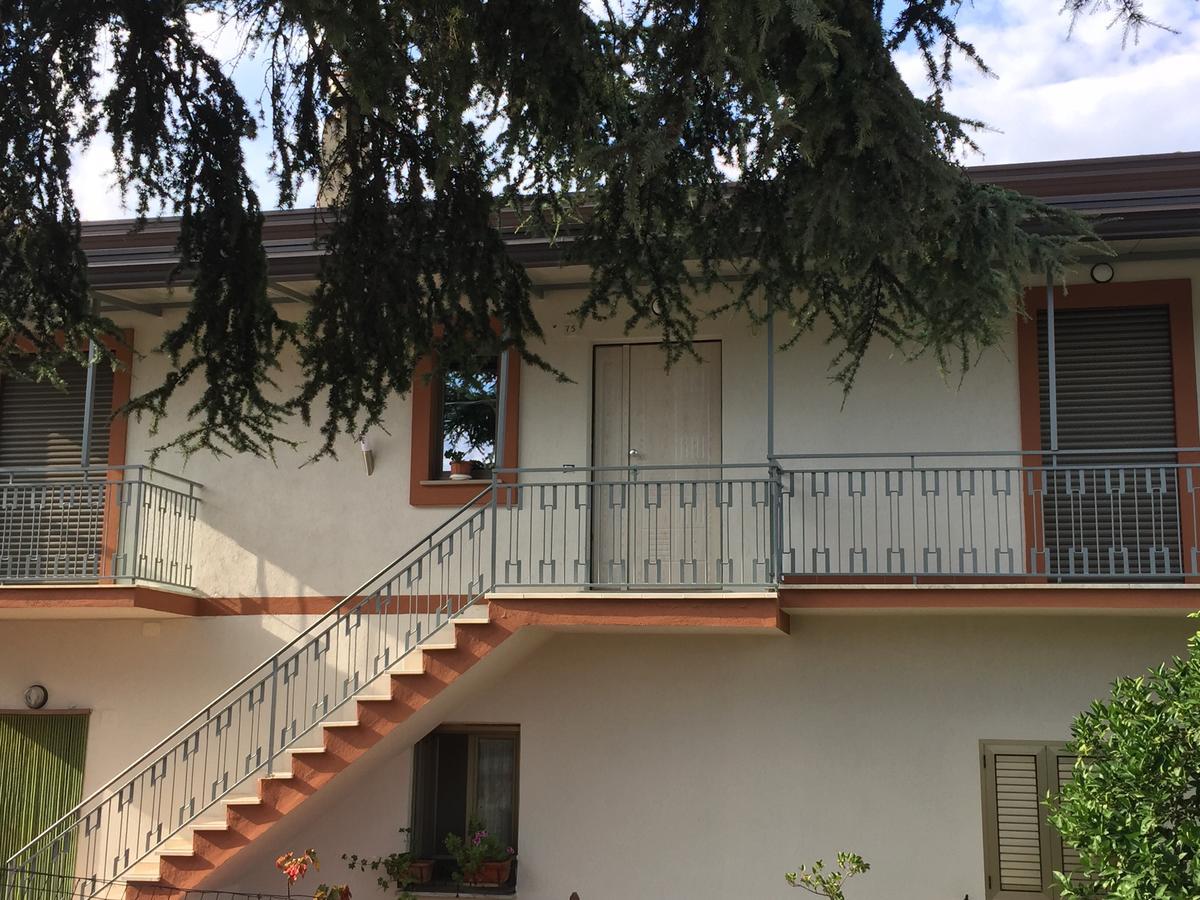 コリリアーノ・カーラブロ Profumo Di Zagara Bed & Breakfast エクステリア 写真