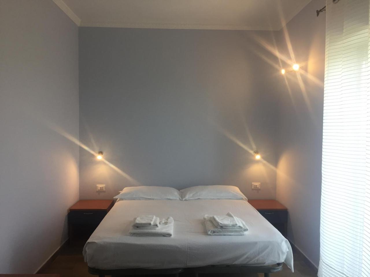 コリリアーノ・カーラブロ Profumo Di Zagara Bed & Breakfast エクステリア 写真
